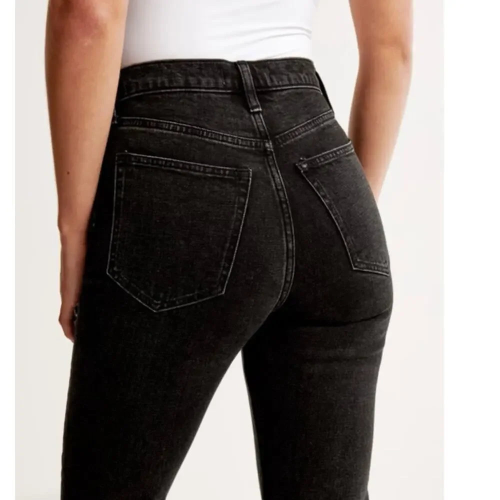 Abercrombie Ultra High Rise Ankle Straight Jeans Black Wash Size 27 Cropped - Picture 15 of 15